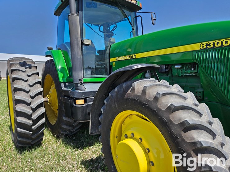 1997-john-deere-8300-image-13