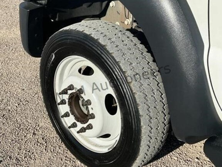 2016-ford-f550-image-9