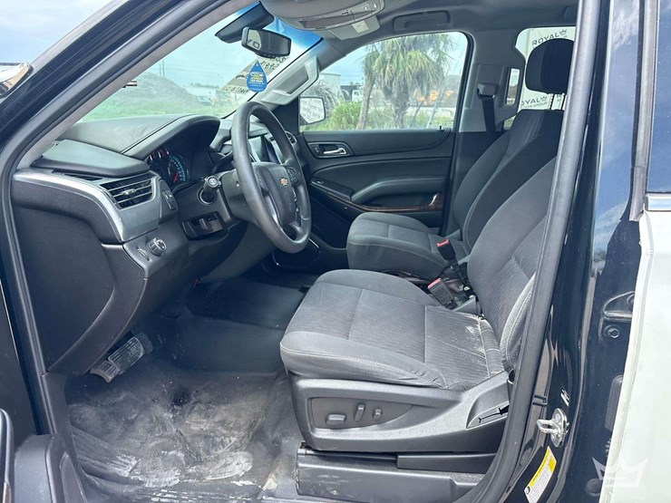 2019-chevrolet-tahoe-image-16