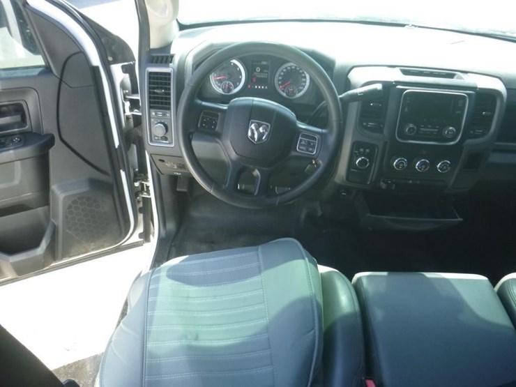2014-dodge-1500-image-9