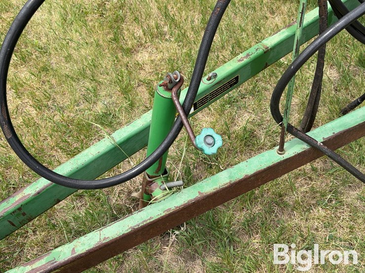 john-deere-235-image-10