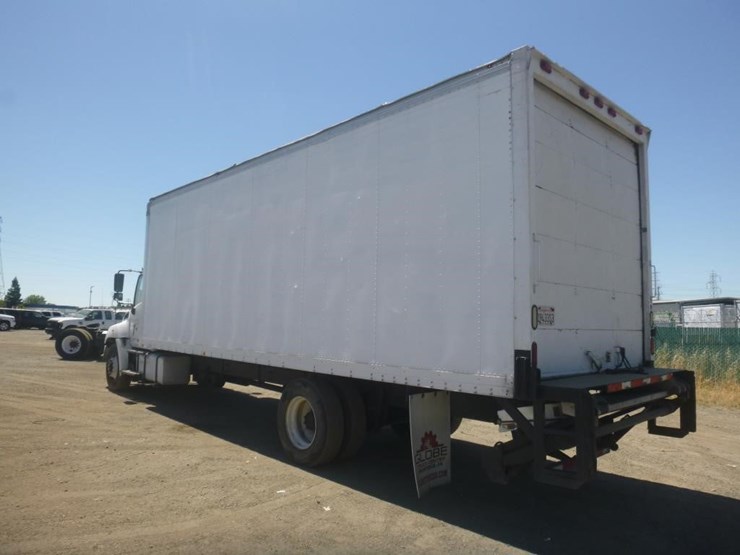 2017-hino-268-image-4