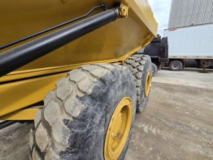 1996-caterpillar-d250e-image-13