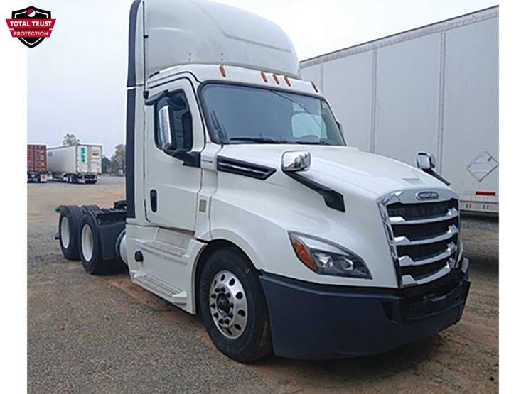 2020-freightliner-cascadia-126-image-1
