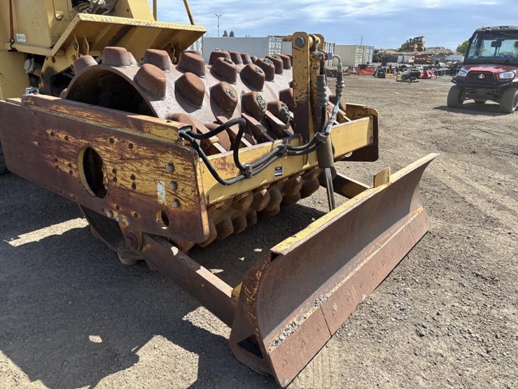 caterpillar-cp-433c-image-11