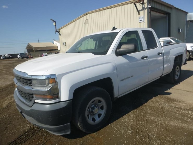 2016-chevrolet-1500-image-1