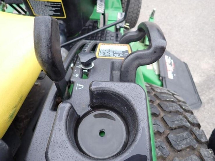 john-deere-200-image-22
