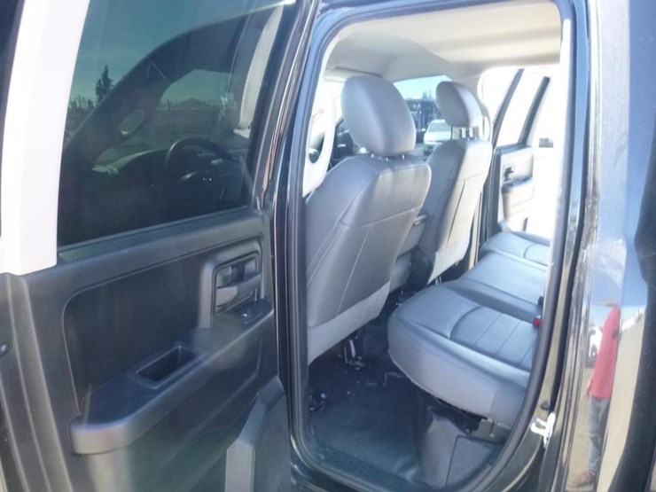 2015-dodge-1500-image-7