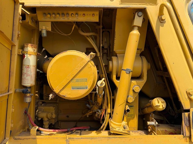 1990-caterpillar-943-image-20