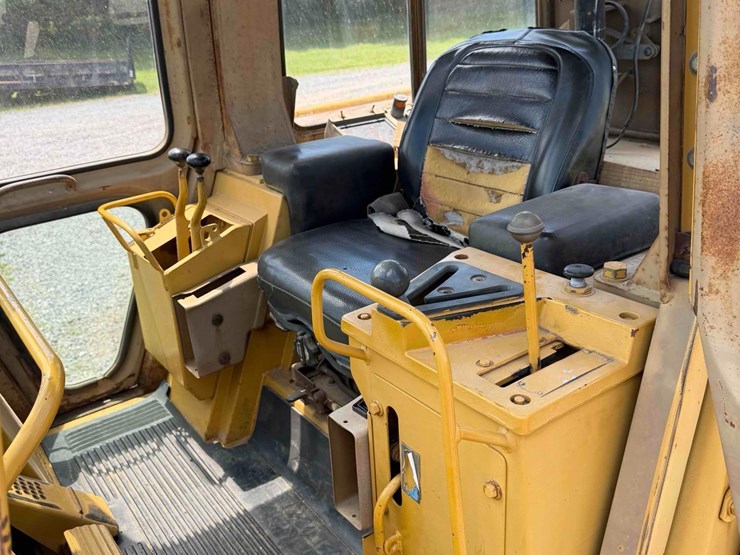 1990-caterpillar-943-image-21