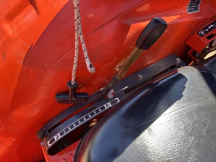 2013-kubota-l3800d-image-44