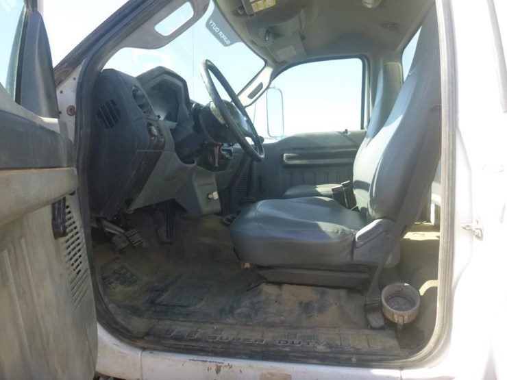 2011-ford-f750-image-12