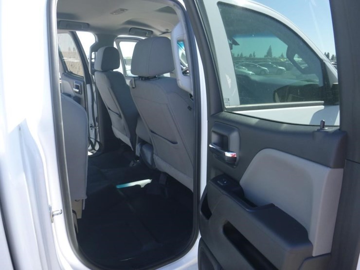 2018-chevrolet-1500-image-8