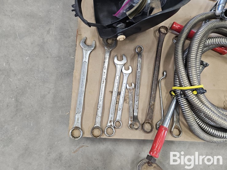 mig-welder-and-other-tools-image-10