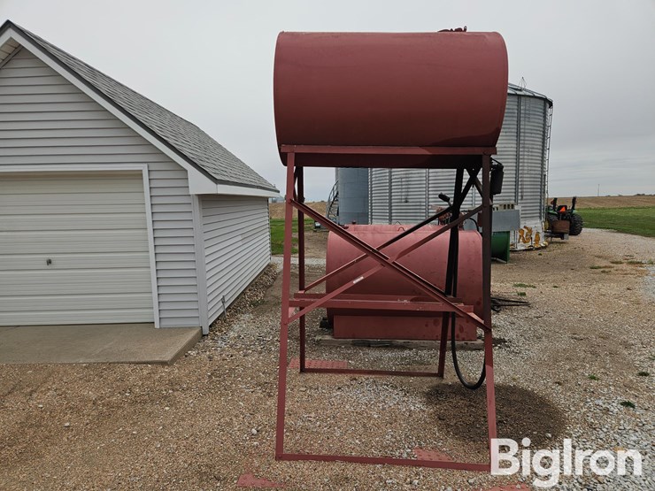 300-gal-fuel-tank-on-stand-image-4