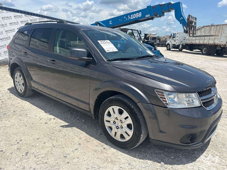 2019-dodge-journey-image-2