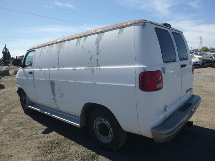 2003-dodge-ram-van-image-4
