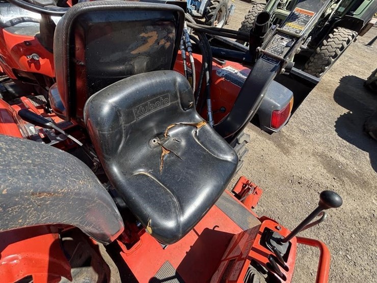 2013-kubota-l3800d-image-26