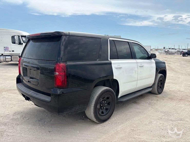 2019-chevrolet-tahoe-image-3