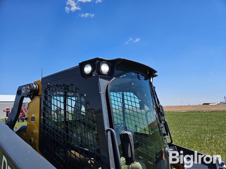 2019-deere-332g-image-17