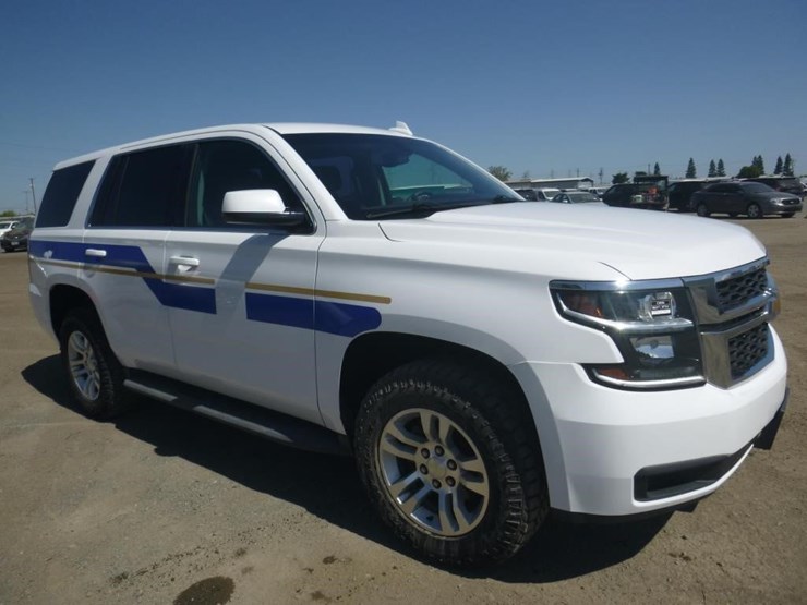 2015-chevrolet-tahoe-image-2