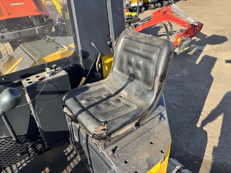 komatsu-pc28uu-image-22