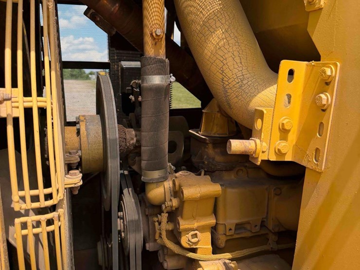 1990-caterpillar-943-image-19