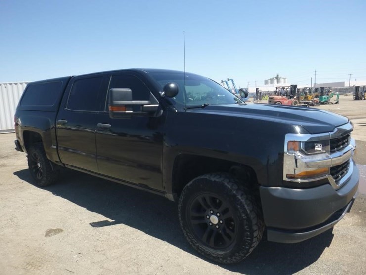 2017-chevrolet-1500-image-2