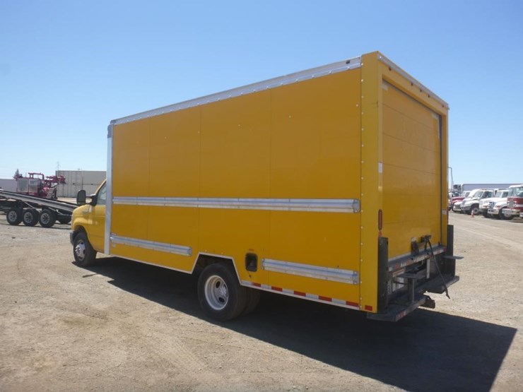 2019-ford-e350-image-4