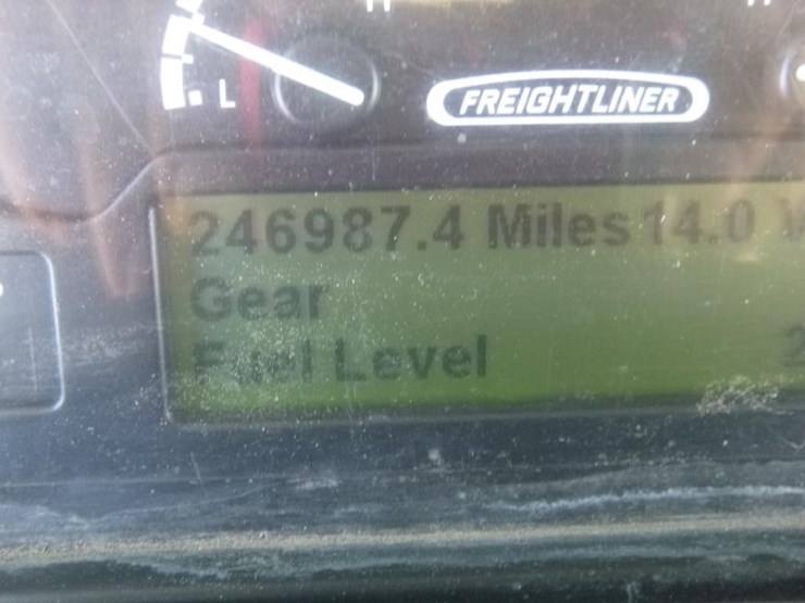 2012-freightliner-mt55-image-22
