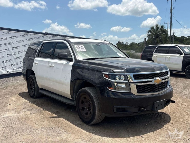 2018-chevrolet-tahoe-image-2