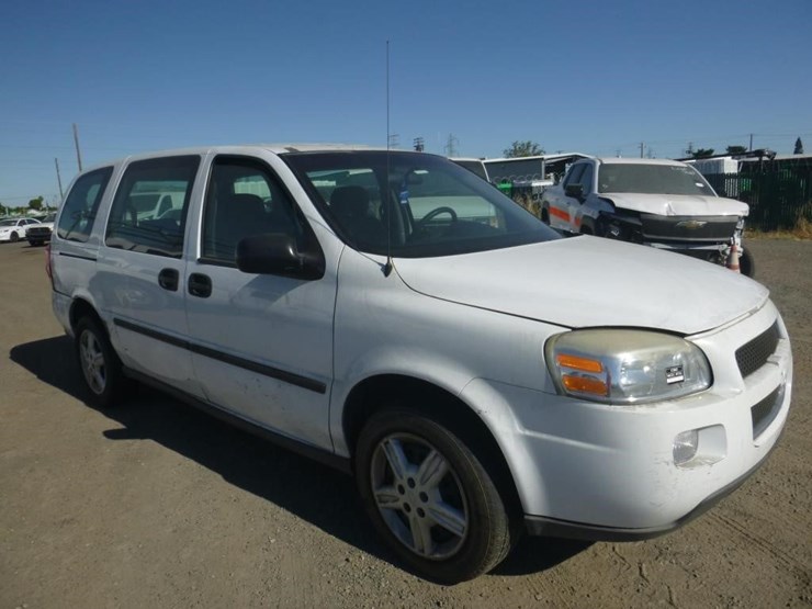 2005-chevrolet-uplander-image-2