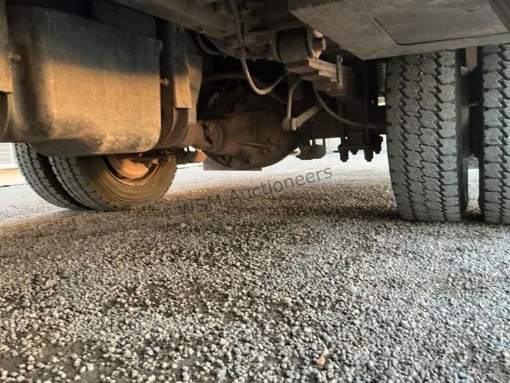 2016-ford-f550-image-32