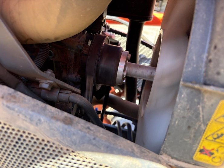 2013-kubota-l3800d-image-58