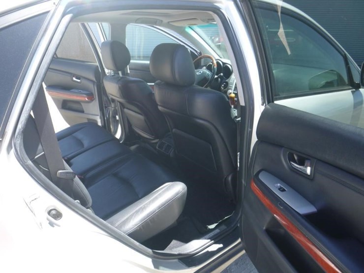 2006-lexus-rx330-image-8