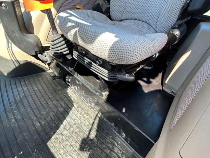 2016-john-deere-5085e-image-25