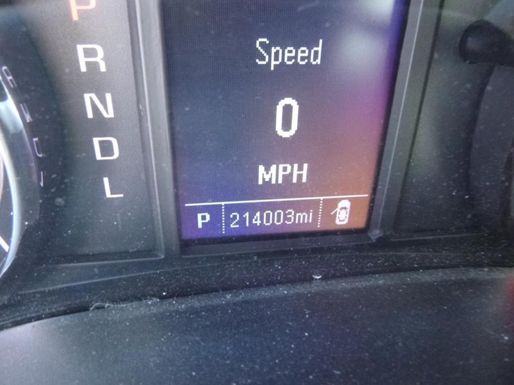 2018-chevrolet-1500-image-12