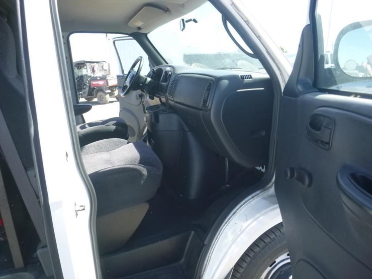 2003-dodge-ram-van-image-6