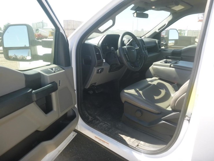 2022-ford-f450-image-16