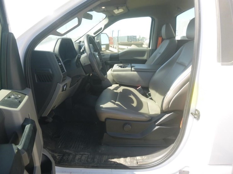 2022-ford-f450-image-17