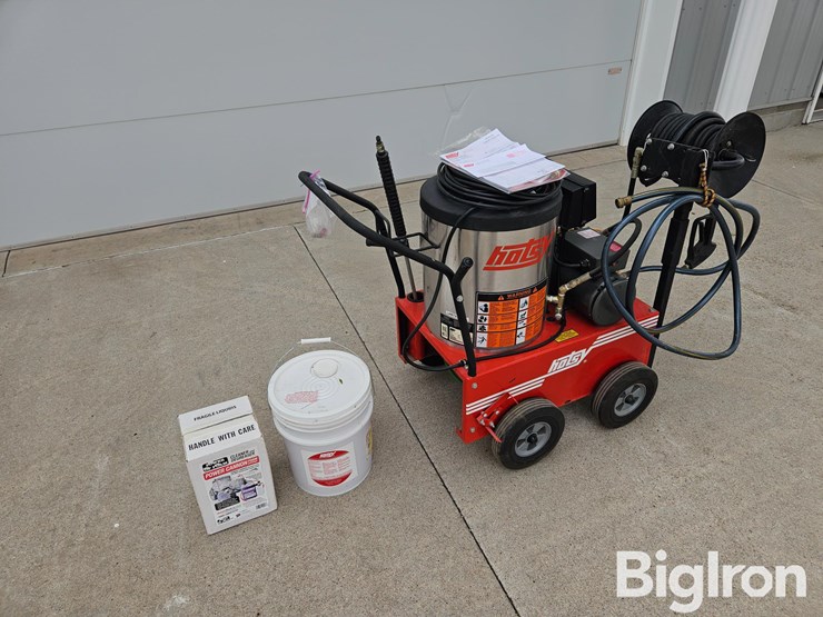 hotsy-555ss-hot-water-pressure-washer-image-2