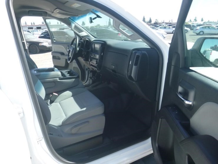 2018-chevrolet-1500-image-6