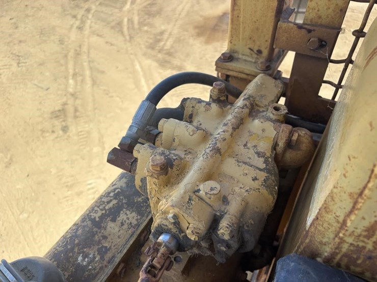 1957-caterpillar-955h-image-35