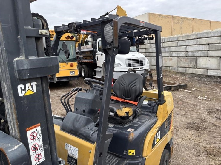 2020-caterpillar-2c6000-image-15