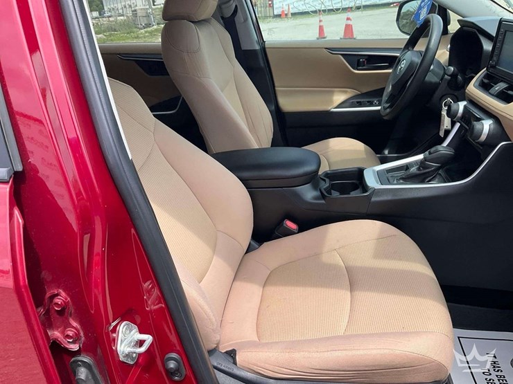 2019-toyota-rav4-image-27