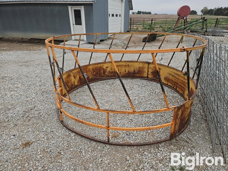 round-bale-feeders-&-mesh-livestock-panels-image-12