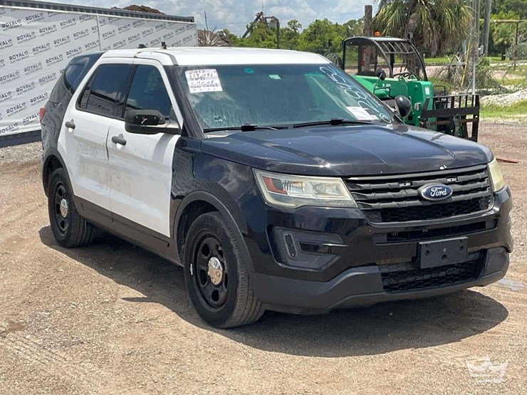 2017-ford-explorer-image-2
