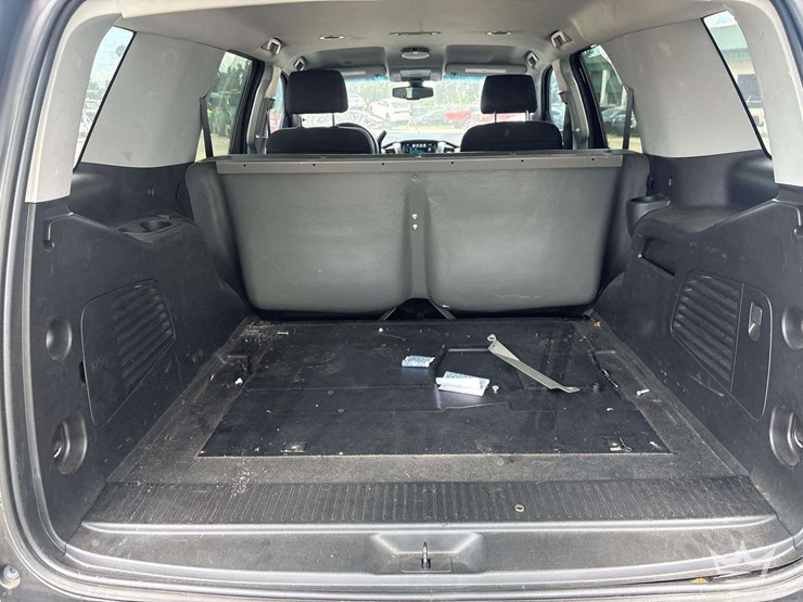 2018-chevrolet-tahoe-image-17