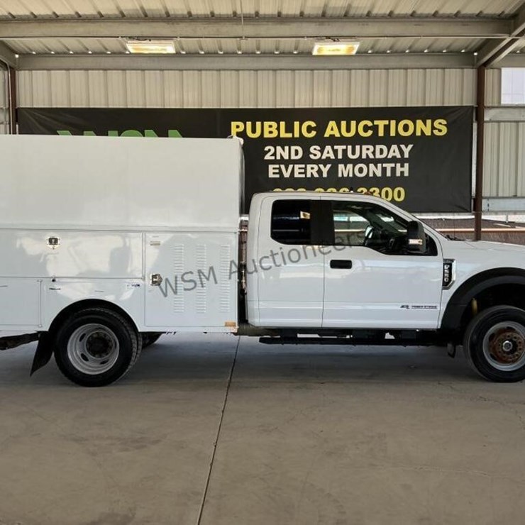 2017 FORD F550