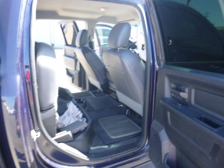 2016-dodge-1500-image-8